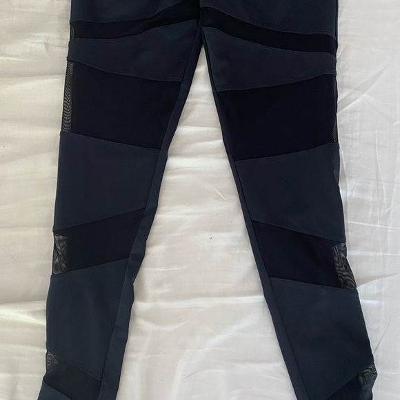 Tone it up black leggings with mesh - Picture 2 of 2